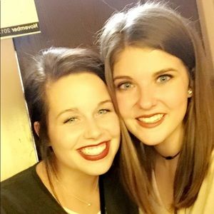 Meet your Posher, Lauren